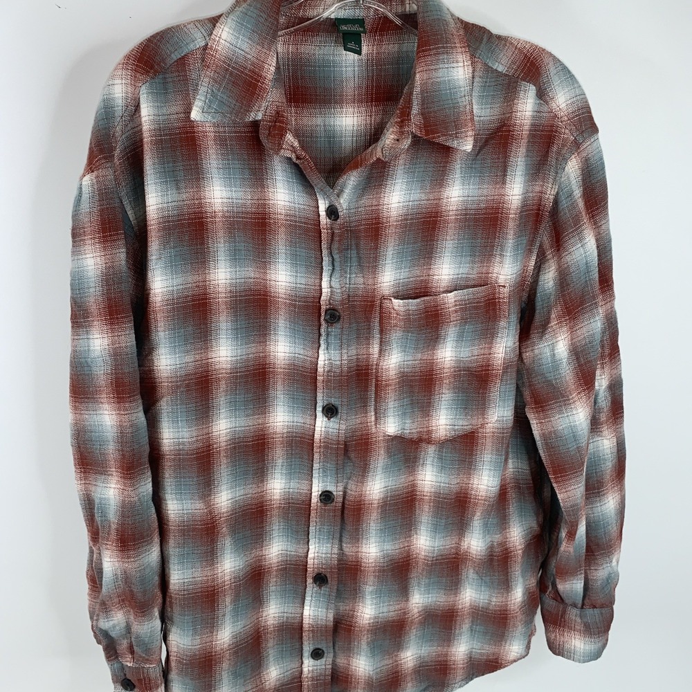 Wild Fable Women's Flannel Button Down Shirt- Size Small Has Pockets
